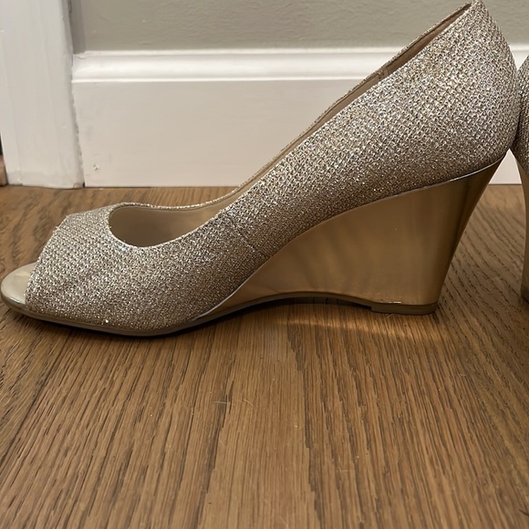 Simply Belle 3” Gold Wedge Heel - Picture 3 of 3